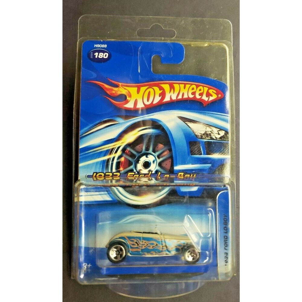 2005 Hot Wheels #180 1933 Ford Lo-Boy Roaster Beige w/ Flames Short Pak HW12